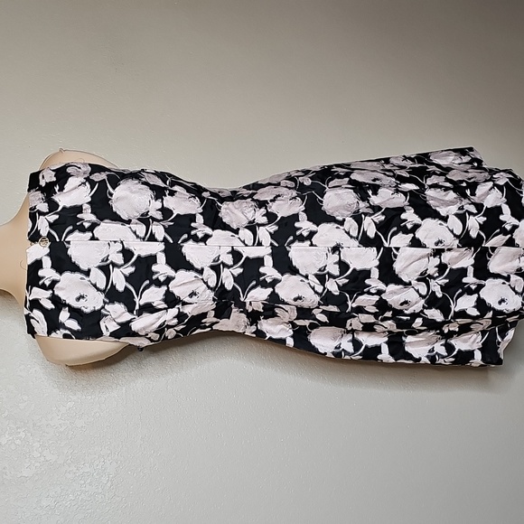 NWT Tommy Hilfiger 6 Black and Ivory Rose Floral Jacquard Cocktail Dress V Neck‎ - Picture 4 of 9